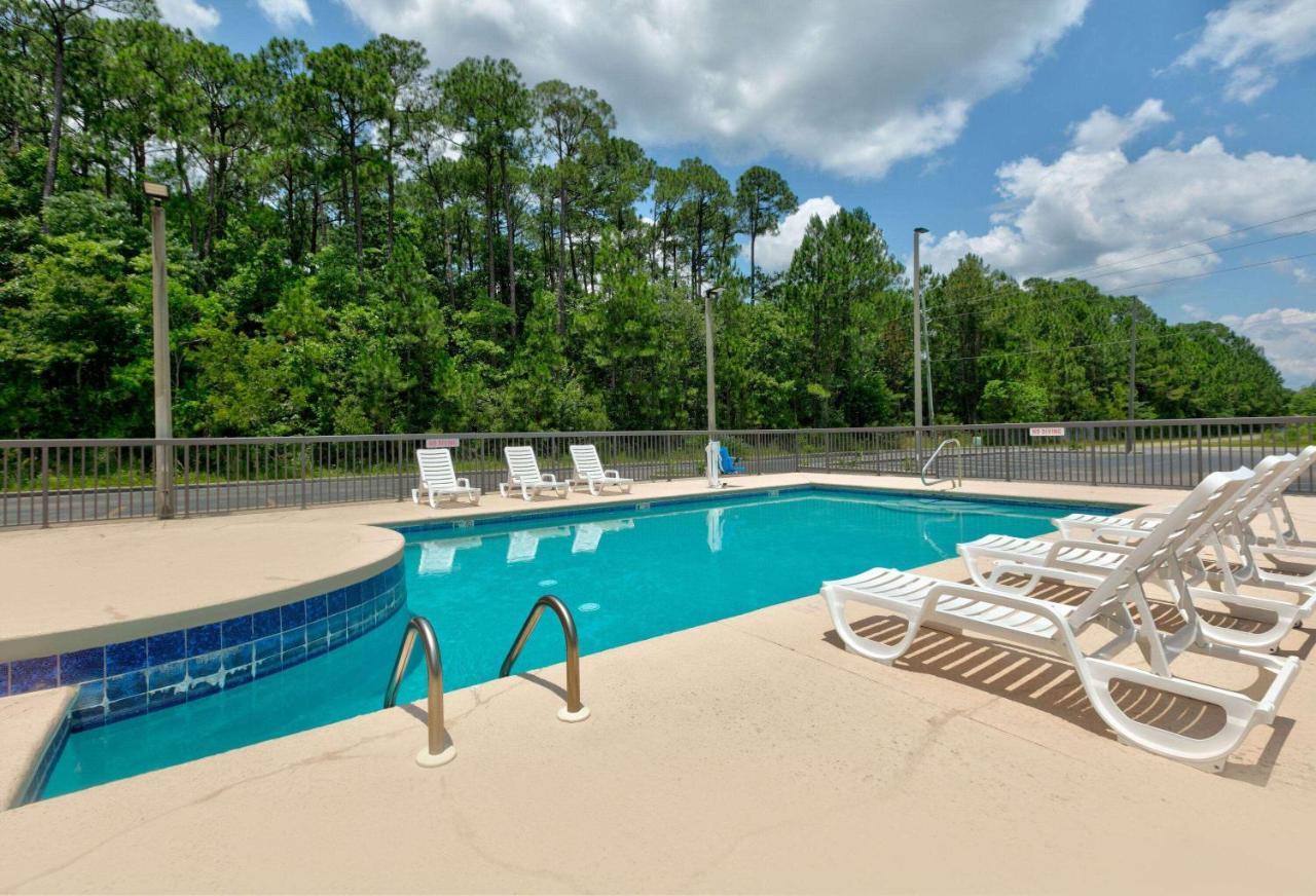 Super 8 By Wyndham Diberville Biloxi Area Exterior photo